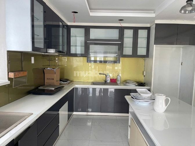 Tòa nhà cao tầng khu Làng Đại học Pk đường 12 m, 10*25 giá 30,5 