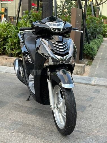 Cần Bán SH 150 ABS cuối 2017 màu đen cực chất lượng.