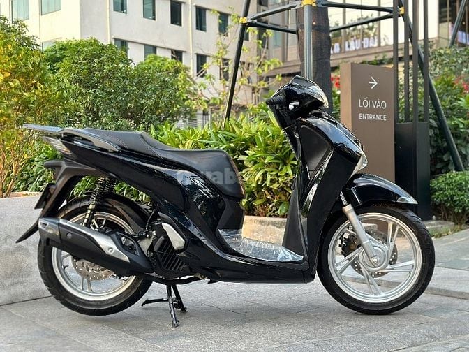 Cần Bán SH 150 ABS cuối 2017 màu đen cực chất lượng.