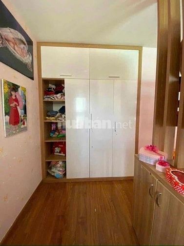 Chung cư 10A Trần Nhật Duật, Quận 1: 70m2, 2p ngủ, NT, 12tr/th, NT