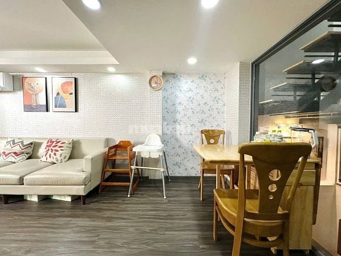Kẹt tiền nên bán nhà 4lau,Nơ Trang Long,Bình Thạnh,4PN,HXH,hơn 7ty