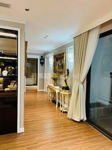 Cần bán nhanh căn góc 3 ngủ chung cư liễu giai tower giá tốt