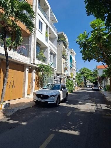 Bán đất mặt tiền đường 33 An Phú Quận 2 giá 28 tỷ