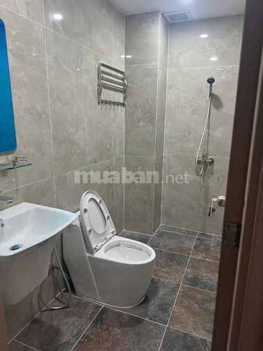 Chính chủ cho thuê nhà mới xây 3 lầu đường Lạc Long Quân p8 q Tân bình