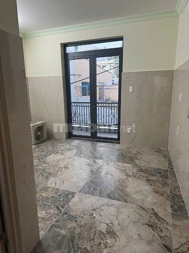 Chính chủ cho thuê nhà mới xây 3 lầu đường Lạc Long Quân p8 q Tân bình