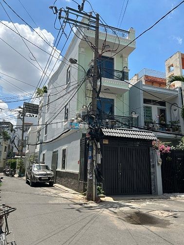 Chính chủ cho thuê nhà mới xây 3 lầu đường Lạc Long Quân p8 q Tân bình