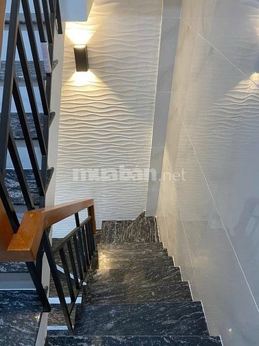 Bán nhà mặt tiền khu vực an ninh, sạch sẽ