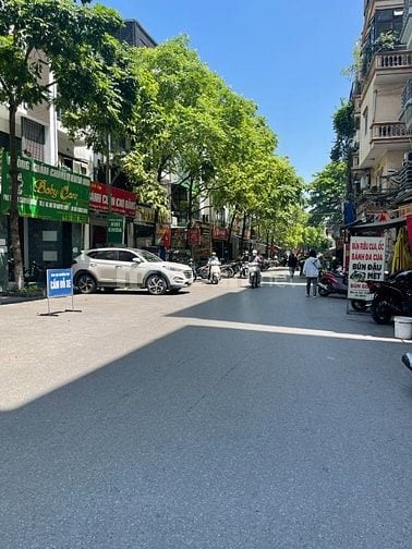 Bán Tòa Nhà Dịch Vụ Minh Khai 7 tầng, 102m2,Mt 6.5m, ô tô vào nhà.