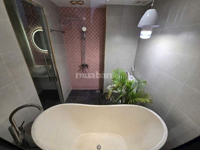 Bán nhà phố Trạm Long Biên ngõ ô tô Dt 34m 6 Tầng Mt 5m Giá 8.05 tỷ
