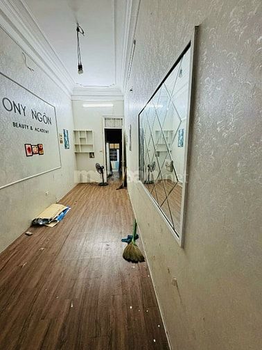 Cho thuê nhà mặt đường 135 Nguyễn Lương Bằng, 50 m2x 3 tầng= 150 m2