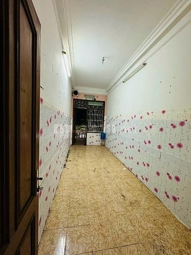 Cho thuê nhà mặt đường 135 Nguyễn Lương Bằng, 50 m2x 3 tầng= 150 m2