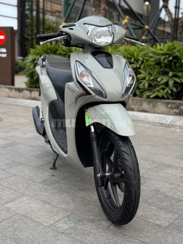Cần bán Vision 2023 xám xi măng siêu mới- Biển Vip