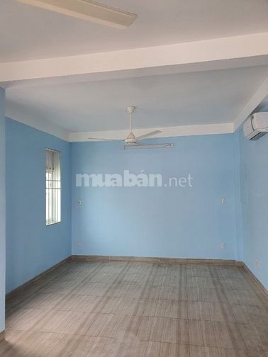 Phòng 50m2,phù hợp gia đình nhỏ, trang bị, máy giặc,ban công rất rộng