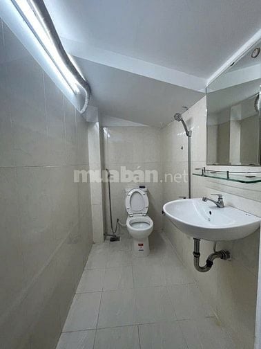 Bán nhà biệt thưu đường 270 Cao Lỗ P4. 8x20m 1 trệt 2 lầu