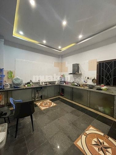 Bán nhà biệt thưu đường 270 Cao Lỗ P4. 8x20m 1 trệt 2 lầu