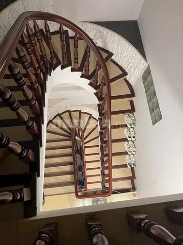 Bán nhà biệt thưu đường 270 Cao Lỗ P4. 8x20m 1 trệt 2 lầu
