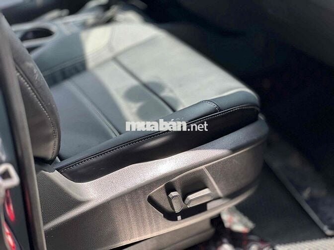 Ford Everest 2016 Titanium 2.2L 4x2 AT - 130000 km
