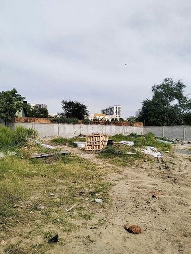 Em cần cho thuê 10.000 m2 góc 2 mặt tiền xe nhựa 10 tấn, Linh Tây 