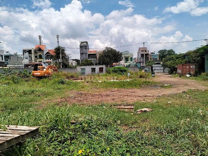 Em cần cho thuê 10.000 m2 góc 2 mặt tiền xe nhựa 10 tấn, Linh Tây 