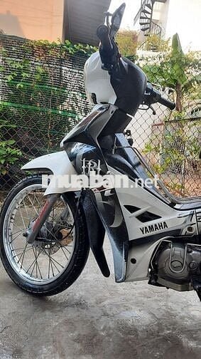 Bán xe máy Sirius hiệu Yamaha đen trắng mới 95%