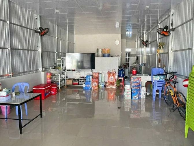 Bán căn nhà đang kinh doanh ở Tân An Hội , Củ Chi 125m2 SHR giá 870tr