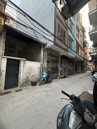 Bán đất tặng nhà Cấp 4, ngõ ô tô, gần 3 trường DH, Học viện tài chính