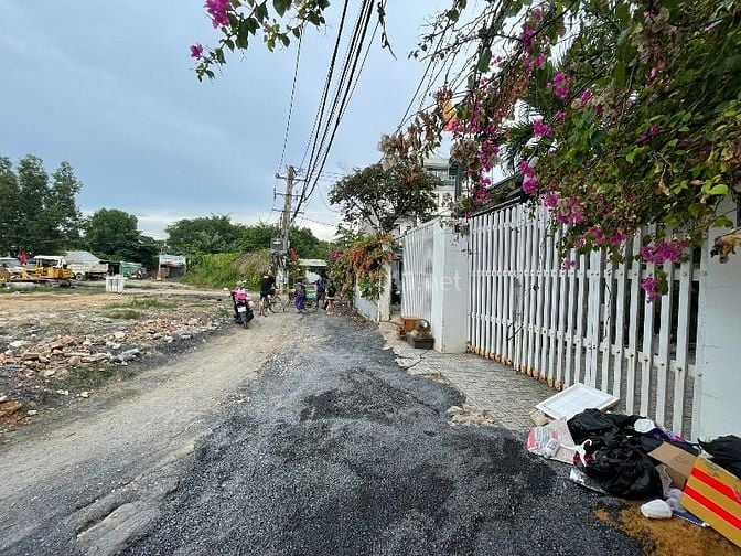Bán nhà MT nội bộ Lê Văn Thịnh, DT 7,4x19,5m vuông vức, Giá 8 tỷ