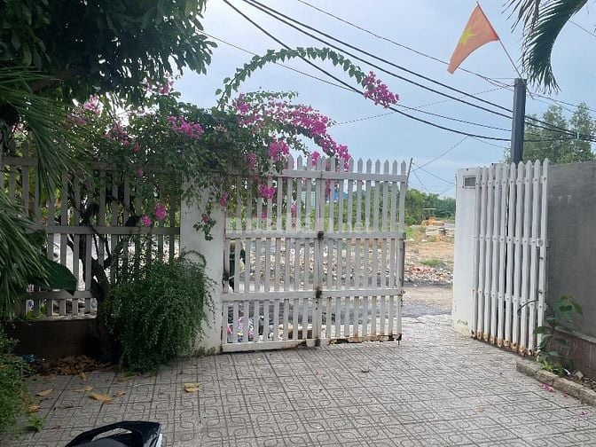 Bán nhà MT nội bộ Lê Văn Thịnh, DT 7,4x19,5m vuông vức, Giá 8 tỷ