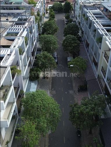 Ngang 5m. Nhà mới - Thang máy. Liệu có phải là căn nhà đáng mua ?
