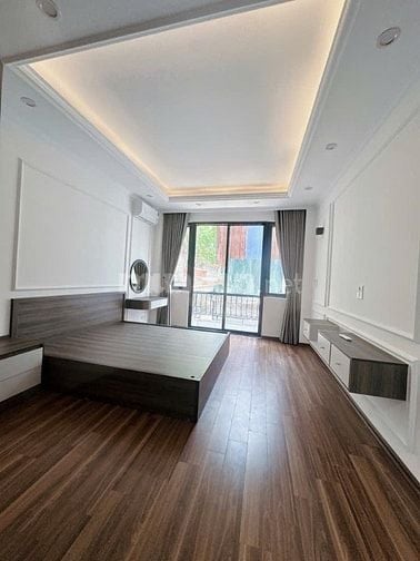 Chính chủ cần bán nhà 5 tầng 50m full nội thất vip ngõ 264 ngọc thuỵ