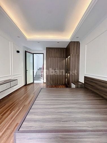Chính chủ cần bán nhà 5 tầng 50m full nội thất vip ngõ 264 ngọc thuỵ