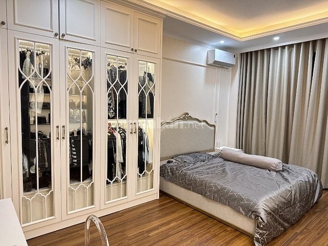 Chính chủ cần bán nhà 5 tầng 50m full nội thất vip ngõ 264 ngọc thuỵ
