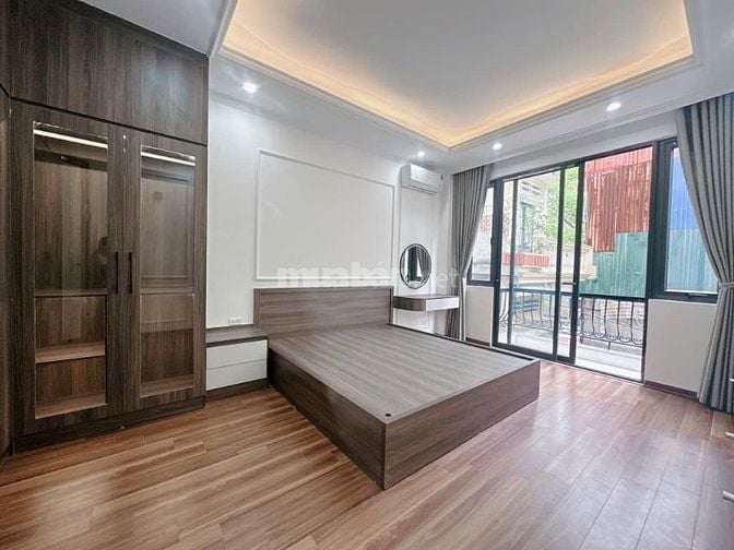 Chính chủ cần bán nhà 5 tầng 50m full nội thất vip ngõ 264 ngọc thuỵ