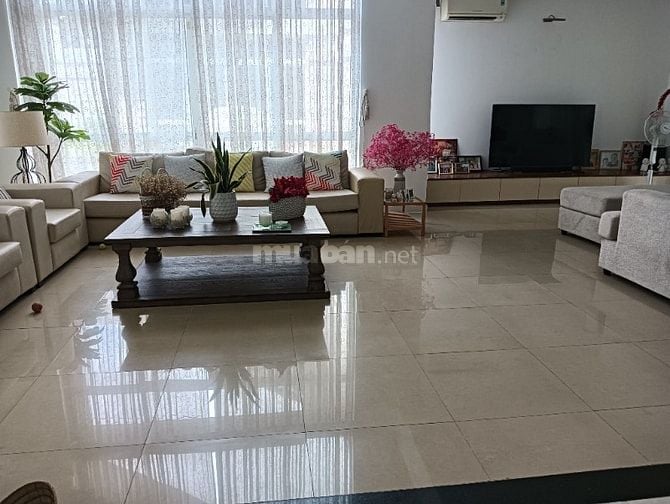 Nhà biệt thự đơn lập nằm trong khu biệt thự Thảo Nguyên Sài Gòn 