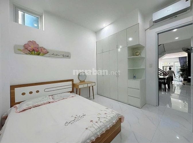 Nhà hẻm rộng xe hơi vào tới cửa đường Hoàng Xuân Nhị, Tân Phú