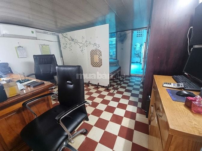 Cho thuê nhà giá rẻ diện tích rông.