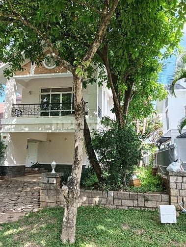 Nhà biệt thự đơn lập nằm trong khu biệt thự Thảo Nguyên Sài Gòn 
