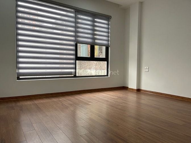Nhỉnh 200tr/m! Bán Gấp Nhà Long Biên 53m2, thang máy, ngõ thông