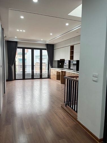 Nhỉnh 200tr/m! Bán Gấp Nhà Long Biên 53m2, thang máy, ngõ thông