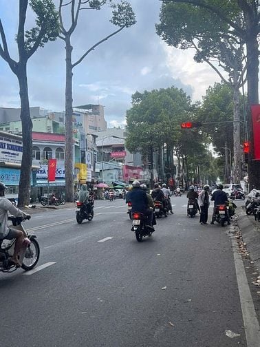Bán nhà Ngô Gia Tự, Q.10 - 101m2 (6.5 x 15; NH 9m) - 5 Tầng - 150Tr/Th