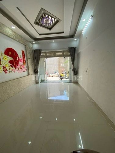 Cho thuê nhà nguyên căn 1 trệt 3 lầu, hẻm xe hơi đường Phạm Văn Chiêu