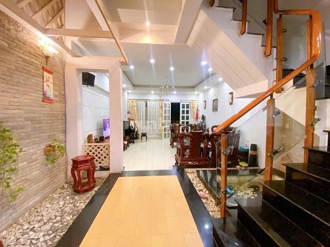 Nhà 1T2L đường Trường Sa, Q3. Ngay THCS Đoàn Thị Điển - 3,040 tỷ