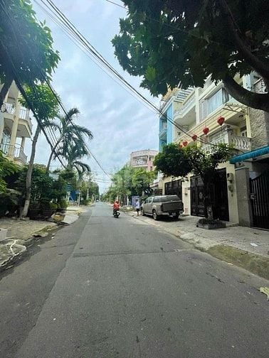Nhà mặt tiền khu tên lửa DT: 4.1 x 25m 4Tấm có thang máy giá 12.8tỷ TL