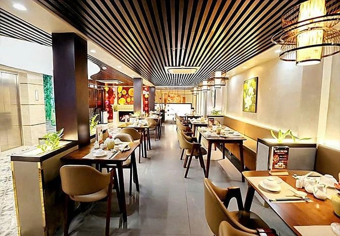 Bán gấp tòa nhà kế Vạn Hạnh Mall Quận 10, DT 10,5m x 21m, 1 hầm 7 lầu