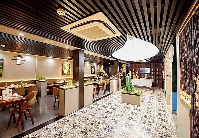 Bán gấp tòa nhà kế Vạn Hạnh Mall Quận 10, DT 10,5m x 21m, 1 hầm 7 lầu