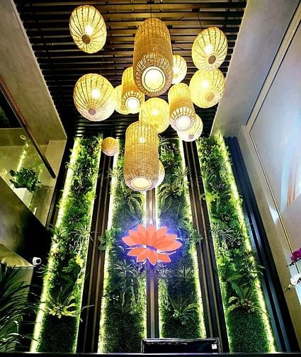 Bán gấp tòa nhà kế Vạn Hạnh Mall Quận 10, DT 10,5m x 21m, 1 hầm 7 lầu