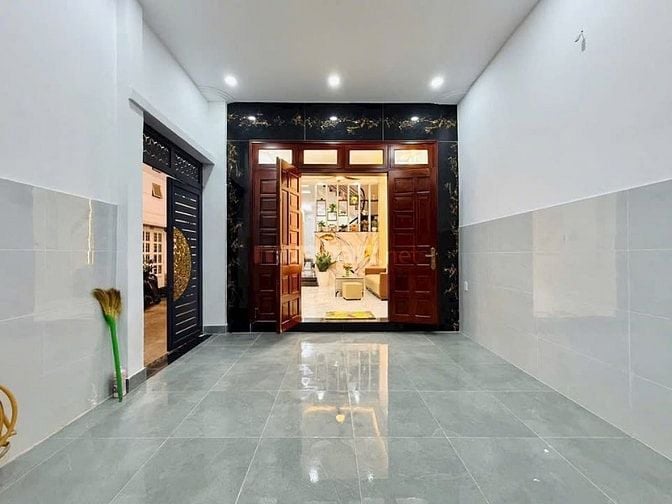Bán gấp nhà ở đường Cao Thắng, phường 3, quận 3, giá 2 tỷ 500 triệu 
