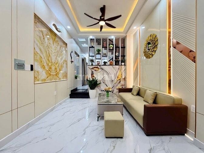 Bán gấp nhà ở đường Cao Thắng, phường 3, quận 3, giá 2 tỷ 500 triệu 