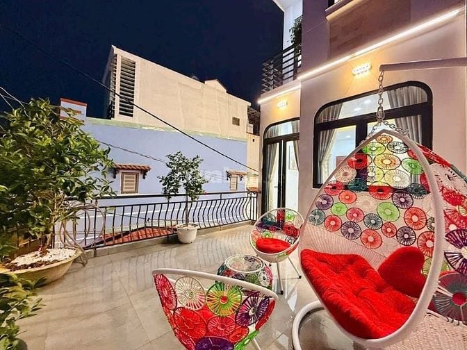 Bán gấp nhà ở đường Cao Thắng, phường 3, quận 3, giá 2 tỷ 500 triệu 
