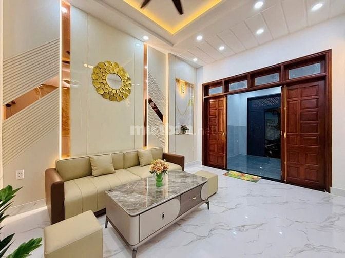 Bán gấp nhà ở đường Cao Thắng, phường 3, quận 3, giá 2 tỷ 500 triệu 